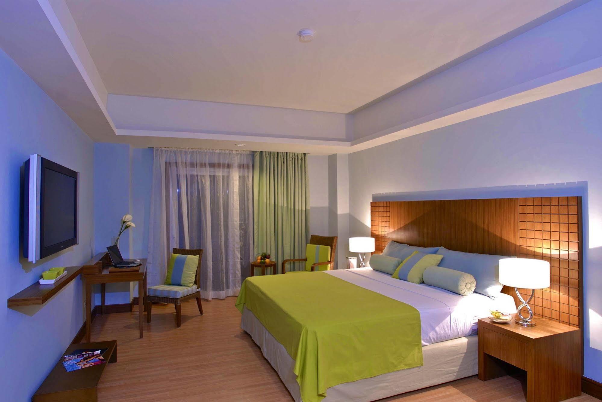The Lighthouse Marina Resort Olongapo Luaran gambar